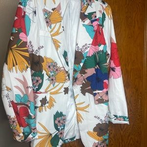 Shein women’s floral blazer size medium